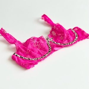 34C Victoria’s Secret pink lace demi bra
